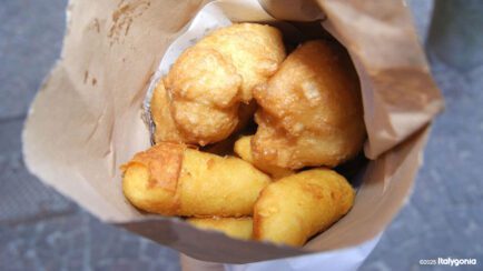 Naples Napoli Italy cuoppo streed food