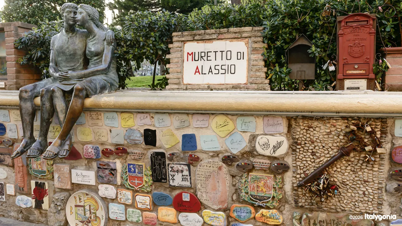 Alassio Private Tour: Lovers’ Wall, Old Town & Riviera