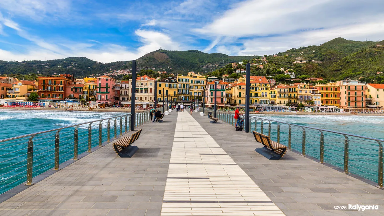 Alassio Private Tour: Lovers’ Wall, Old Town & Riviera