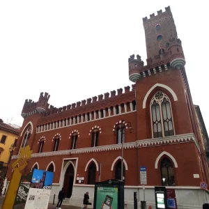 Asti Private Tour: Old Town, Cathedral & Jewish Ghetto
