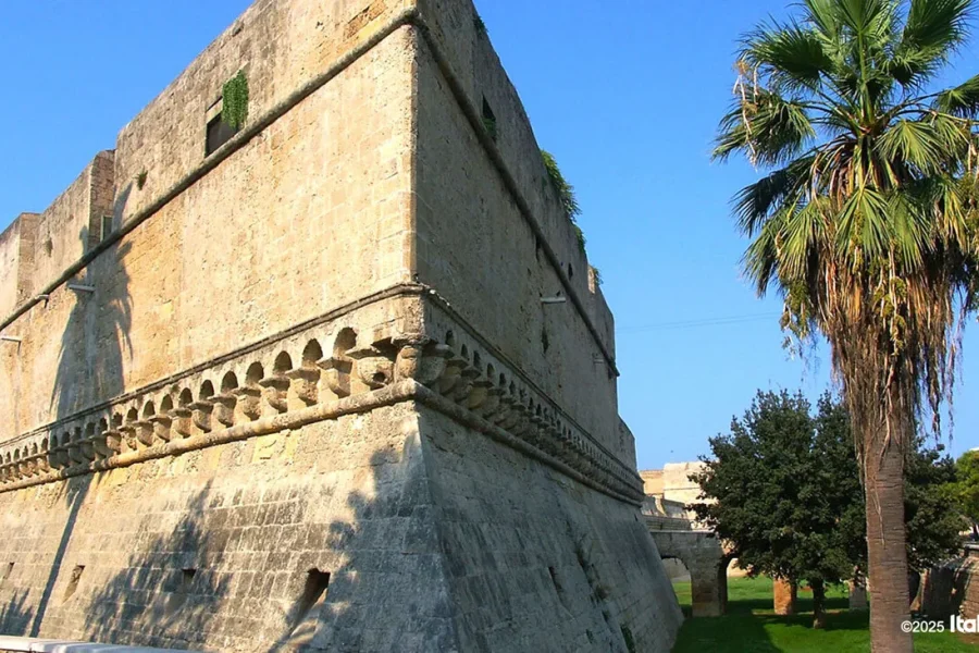 Bari Private Tour: Old Town & St. Nicholas Basilica