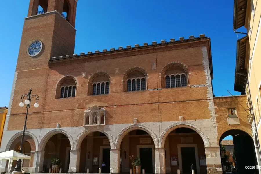 Fano Private Tour: Roman History, Malatesta & Hidden Gems