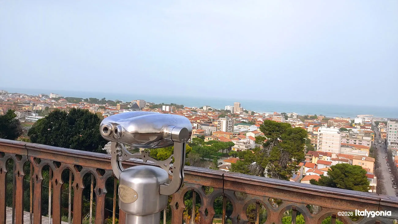 Giulianova Private Tour: Old Town, Trabocchi & Adriatic Sea