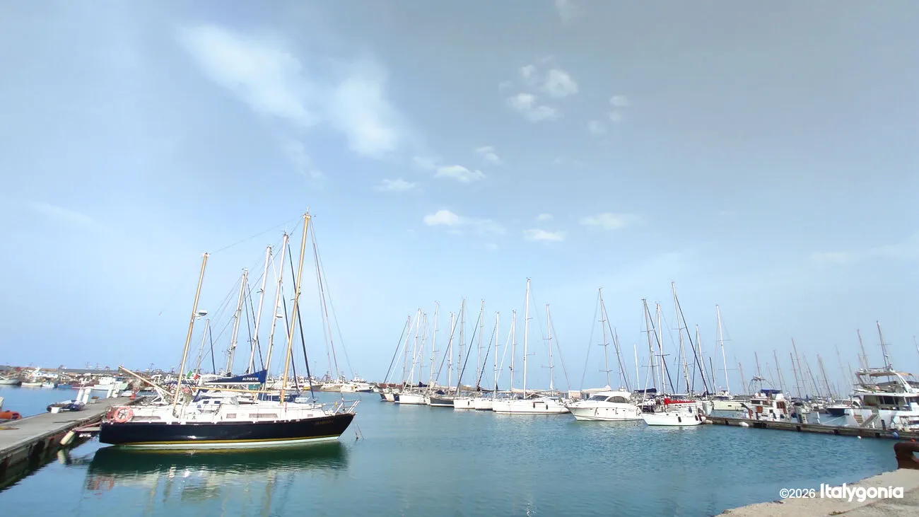 Giulianova Private Tour: Old Town, Trabocchi & Adriatic Sea