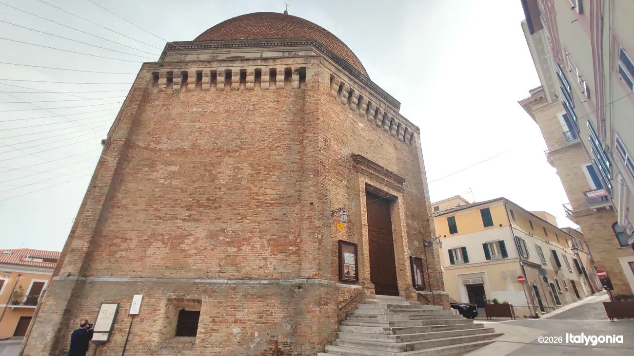 Giulianova Private Tour: Old Town, Trabocchi & Adriatic Sea