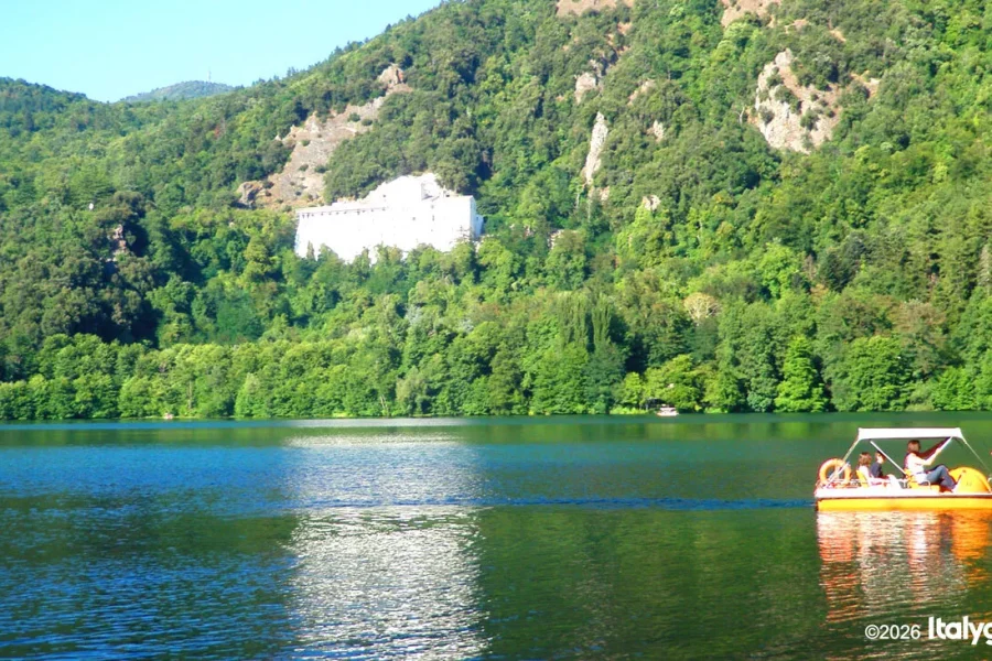 Monticchio Private Tour: Lakes, Abbey & Mount Vulture