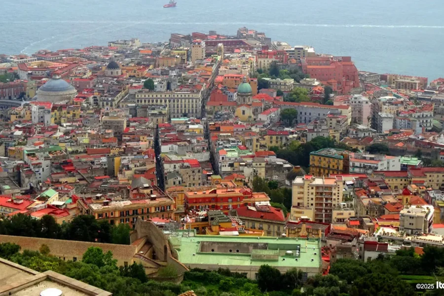 Naples Private Tour: City Highlights & Cuoppo Street Food Tasting