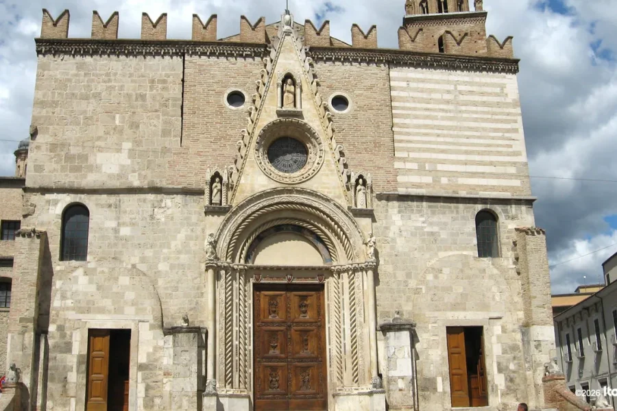 Teramo Private Tour: Roman Theatre & Historic Center