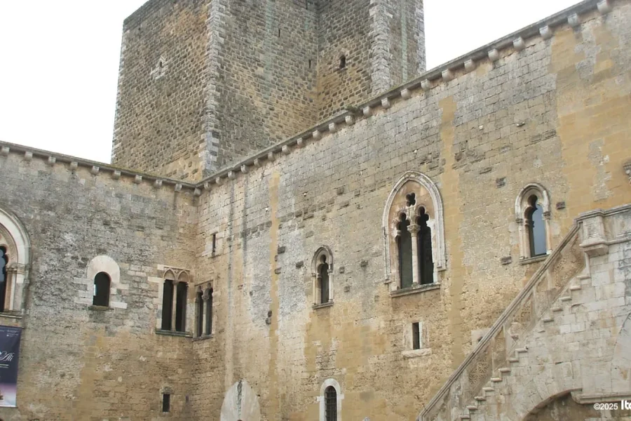 Gioia del Colle Private Tour: Castle, Museum & History