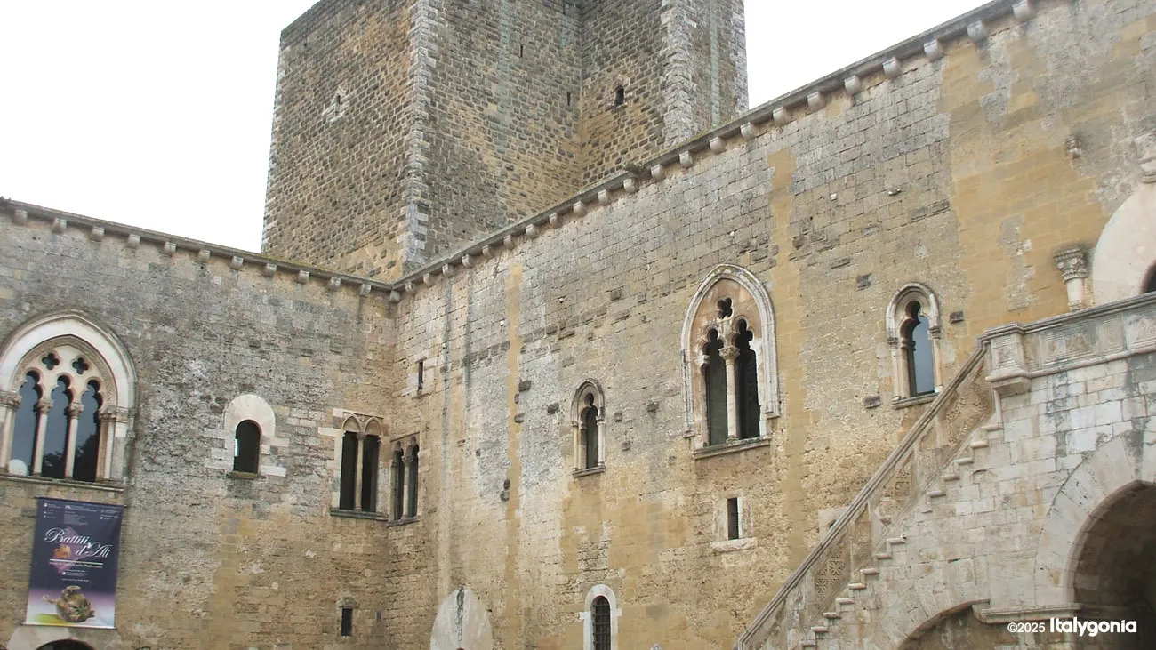 Gioia del Colle Private Tour: Castle, Museum & History