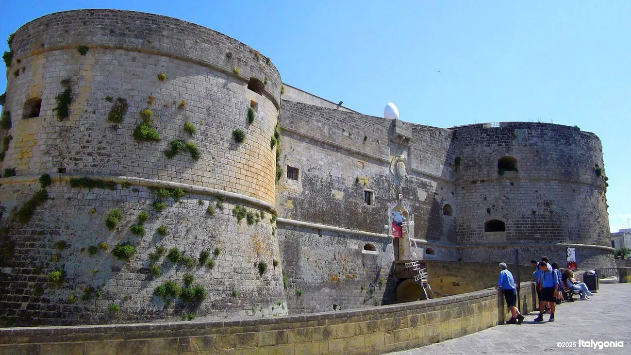 Otranto Private Tour: Old Town, Cathedral & Castle Views