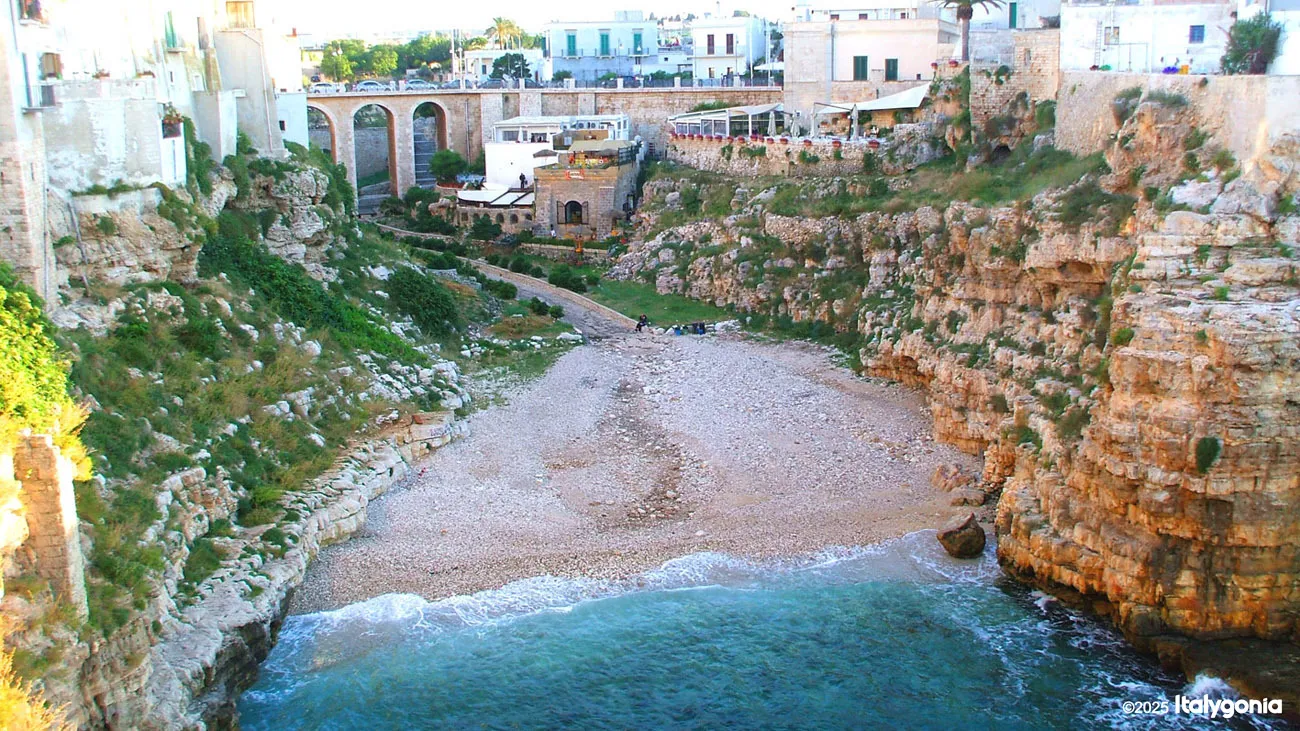 Polignano a Mare Private Tour: Old Town, Cliffs & Sea