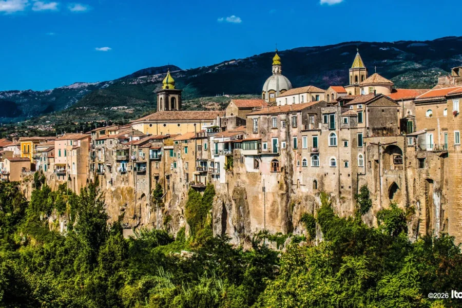 Sant’Agata de’ Goti Private Tour: History & Roman Bridge