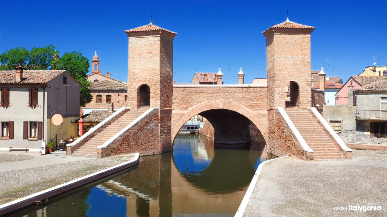 Comacchio Private Tour: Historic Bridges, Canals & Landmarks