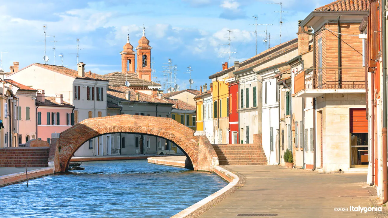 Comacchio Private Tour: Historic Bridges, Canals & Landmarks