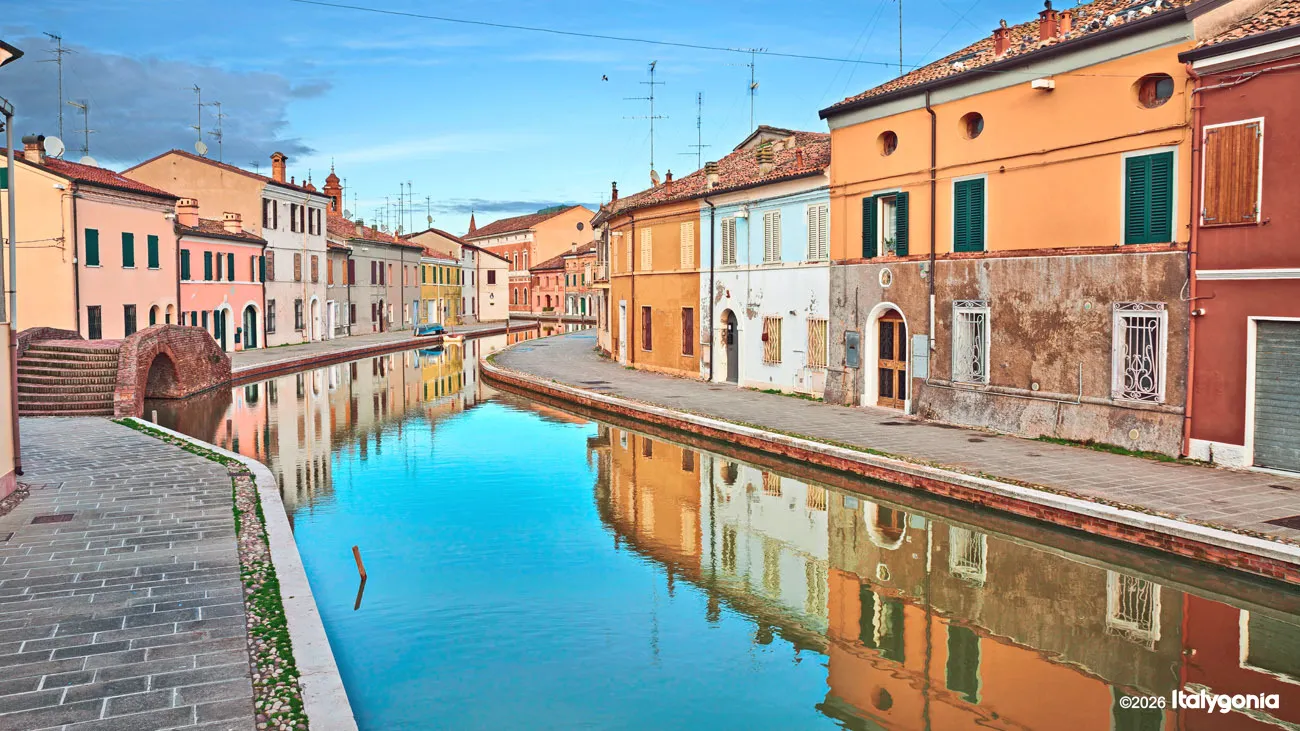 Comacchio Private Tour: Historic Bridges, Canals & Landmarks
