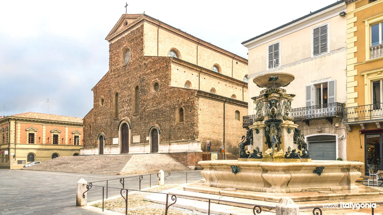 Faenza Private Tour: Historic Center, Palaces & Ceramics