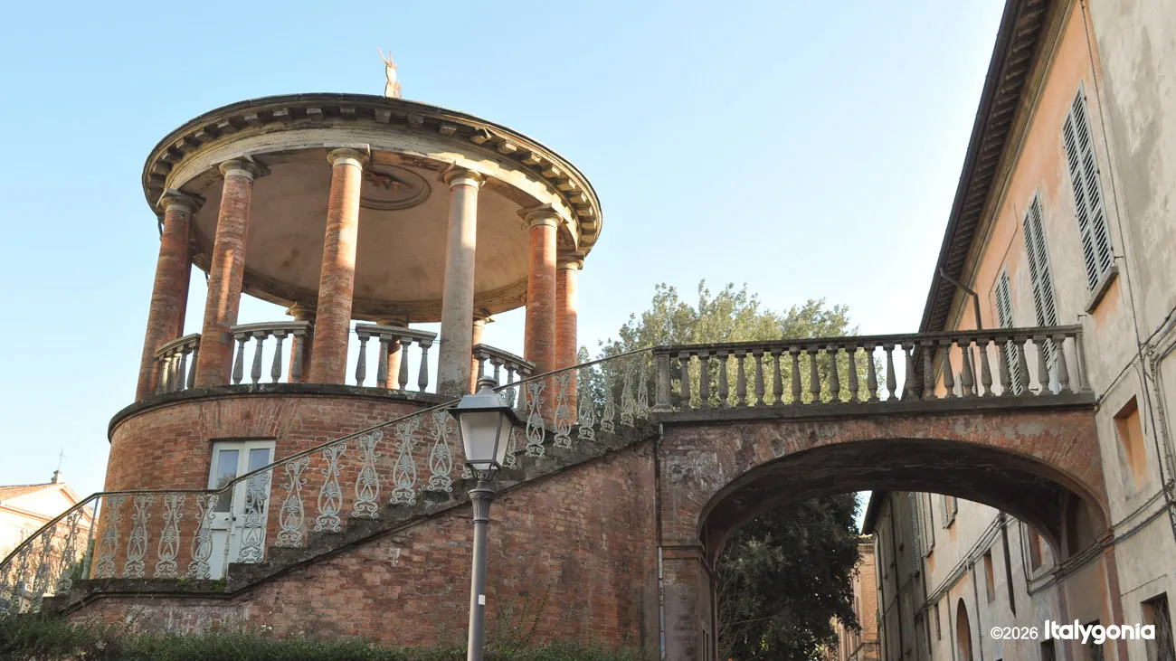 Faenza Private Tour: Historic Center, Palaces & Ceramics