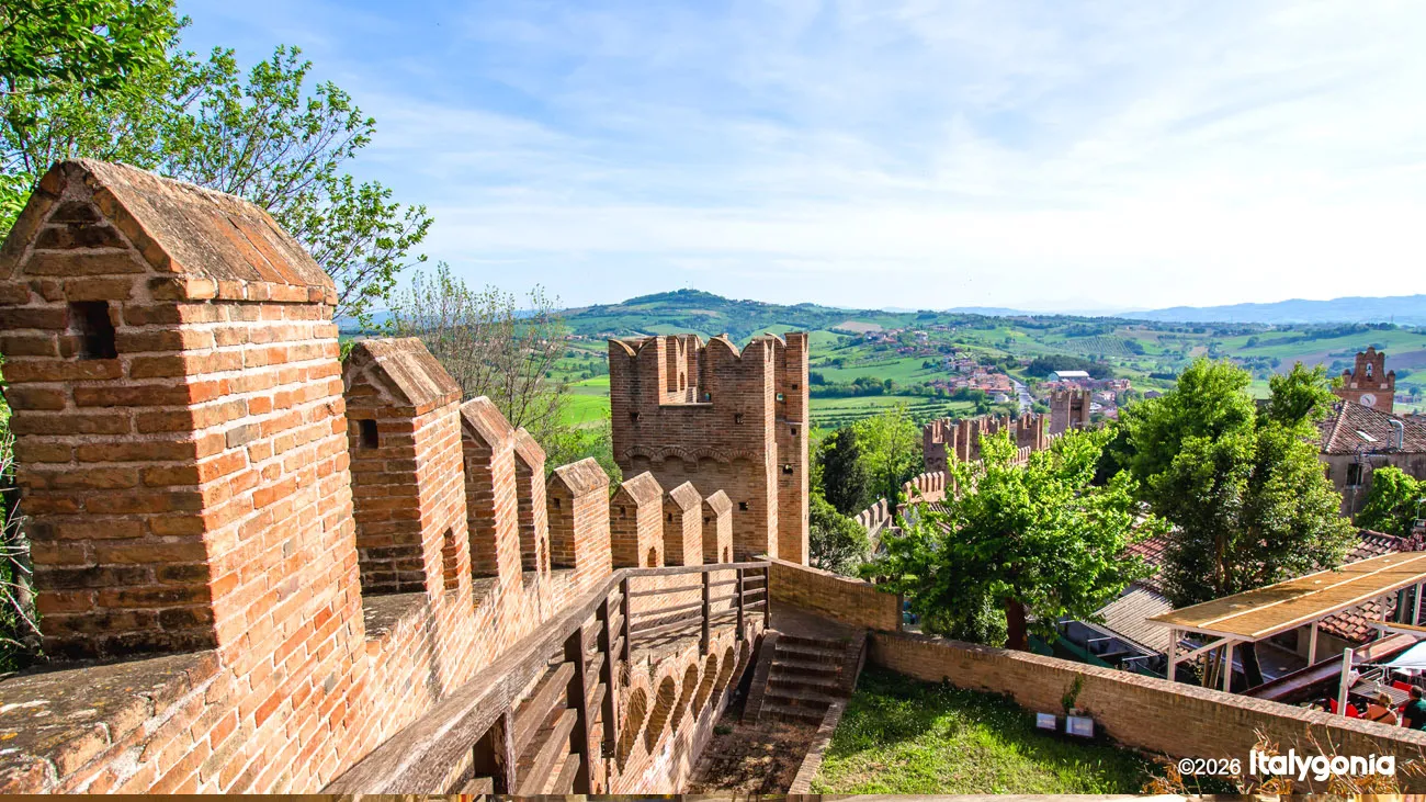 Gradara Private Tour: Castle, Medieval Village & Romance