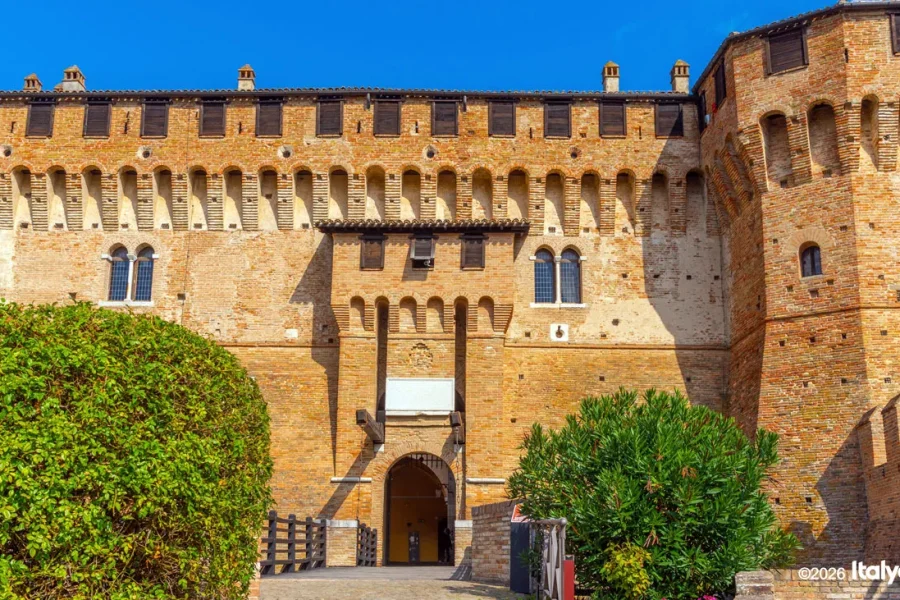 Gradara Private Tour: Castle, Medieval Village & Romance