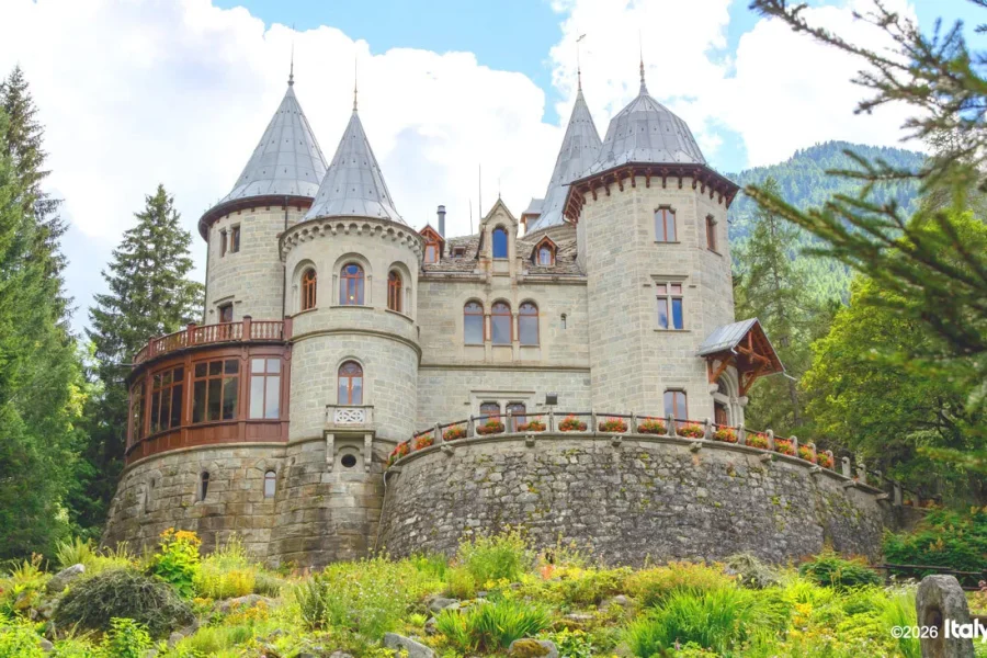 Gressoney-Saint-Jean Private Tour: Savoy Castle & Queen Margherita