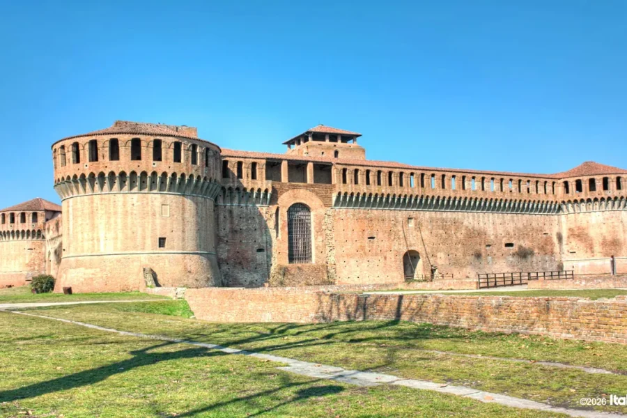 Imola Private Tour: Historic Center, Sforza Fortress & Formula 1