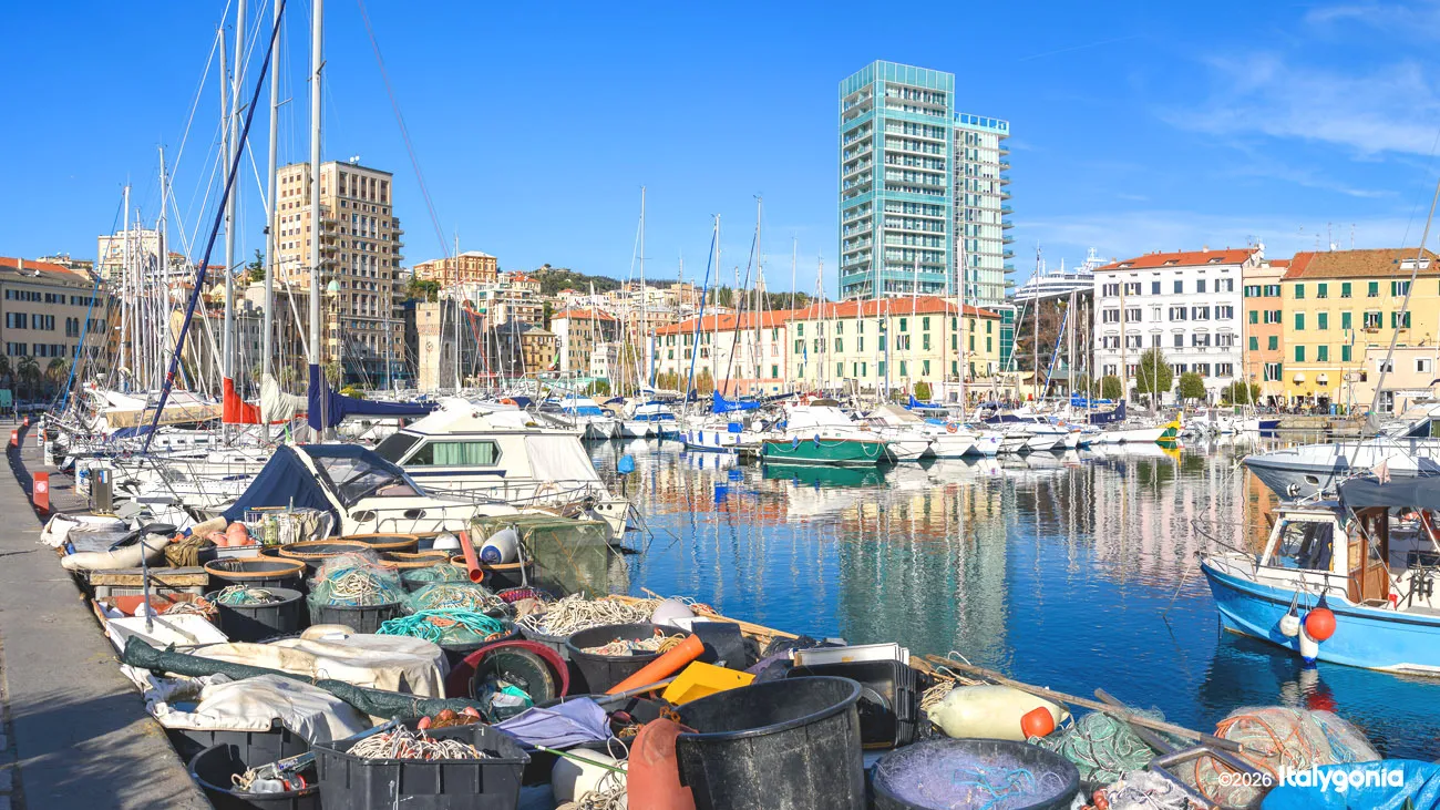 Savona Private Tour: Old Town, Harbor & Priamar Fortress Views