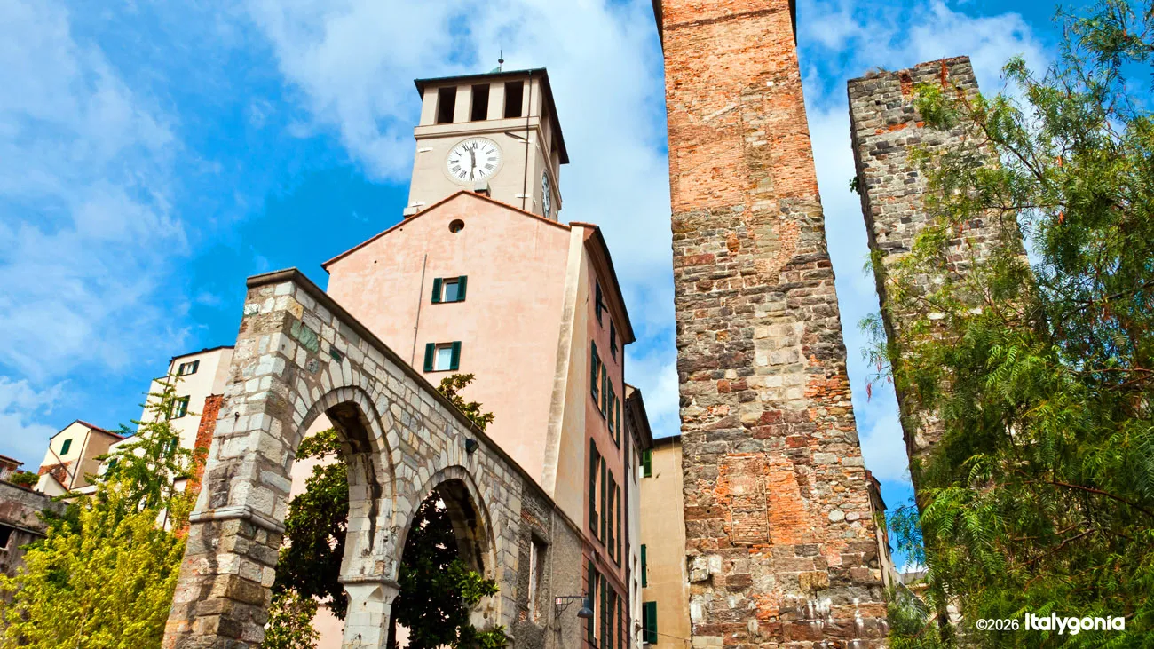 Savona Private Tour: Old Town, Harbor & Priamar Fortress Views